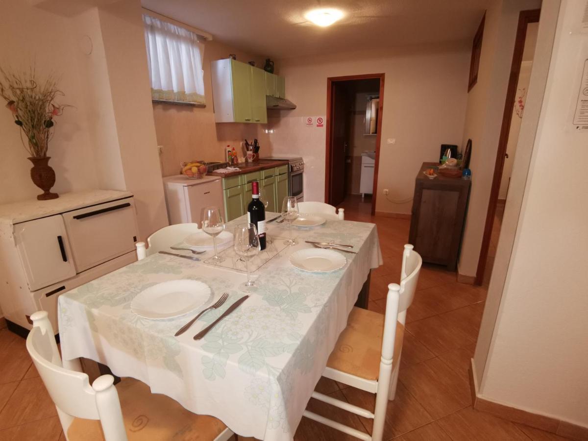 Apartmani Berber Babici Luaran gambar